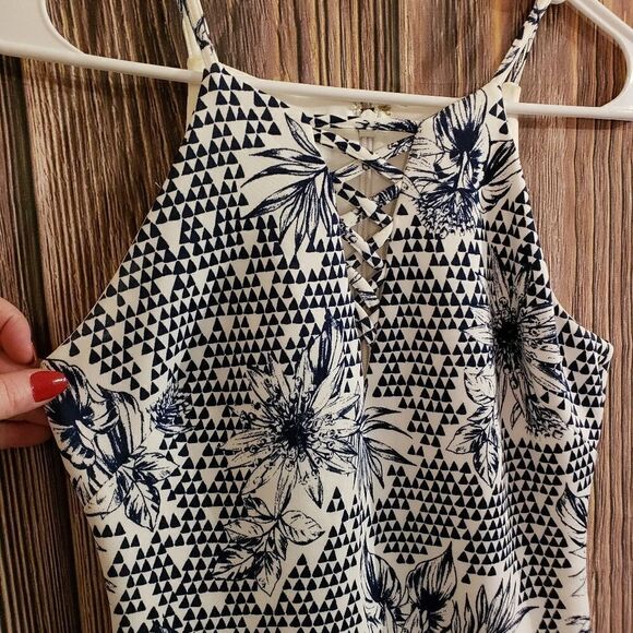 Guess Dress   - Picture 8 of 14